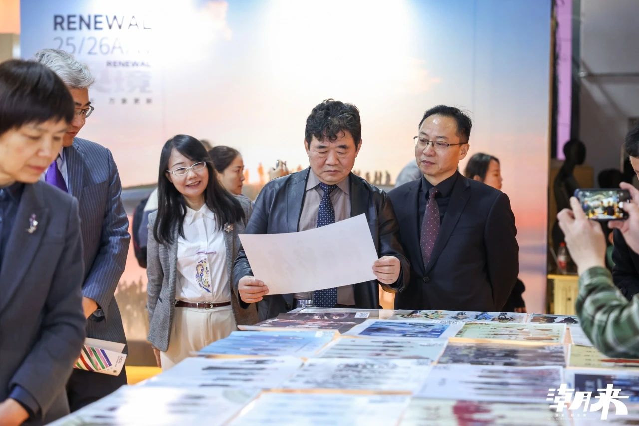 以第二十八屆（2025）“真皮標志杯”設計大賽初賽、潮來·必訂——設計版權交易會、2025海寧優材·新質聯盟聯合展、潮來課堂分享沙龍等系列活動為支點，“海寧時間”再一次撬動千億時尚產業的澎湃動能。