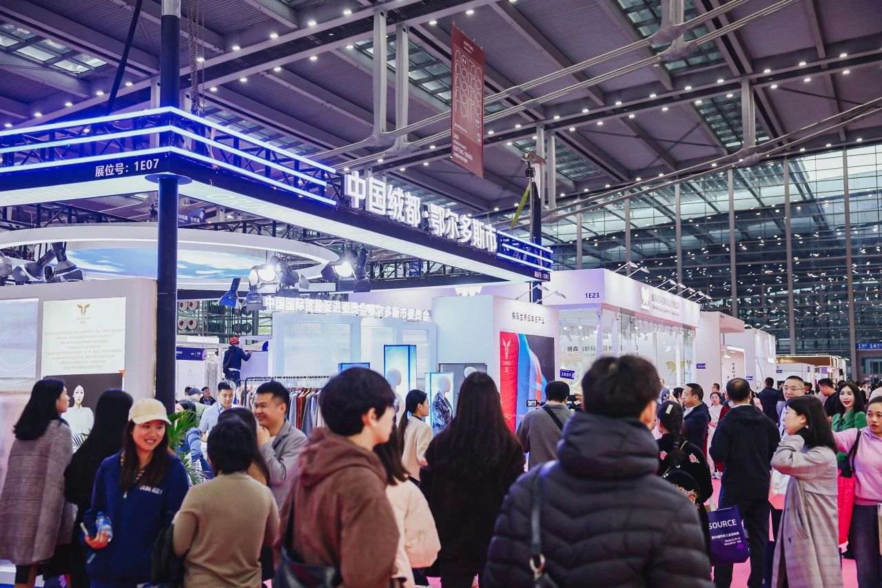 潮涌鵬城，開啟時(shí)尚 “超鏈接”丨第30屆FASHION SOURCE時(shí)尚之源深圳展、AW25深圳原創(chuàng)時(shí)裝周盛大啟幕