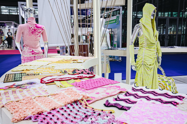 潮涌鵬城，開啟時(shí)尚 “超鏈接”丨第30屆FASHION SOURCE時(shí)尚之源深圳展、AW25深圳原創(chuàng)時(shí)裝周盛大啟幕
